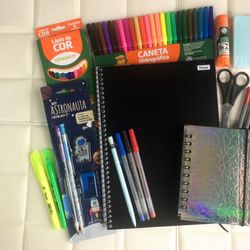 Kit Papelaria Combo Master Masculino Juvenil Caderno Caneta Marca Texto